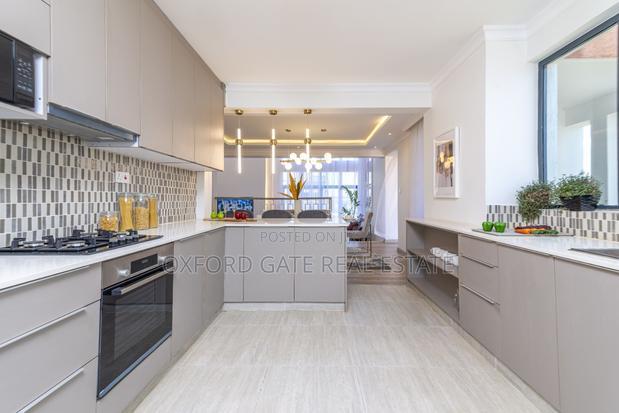 4bdrm Townhouse/Terrace In Membley For Sale