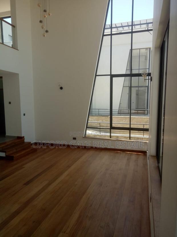 5bdrm Townhouse/Terrace in Lavington, Muthangari for sale