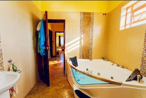4bdrm Maisonette in Ngoingwa Estate for Sale