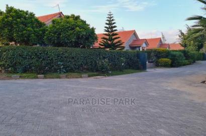 3bdrm Bungalow in Paradise Park Estate, Kinanie for Sale
