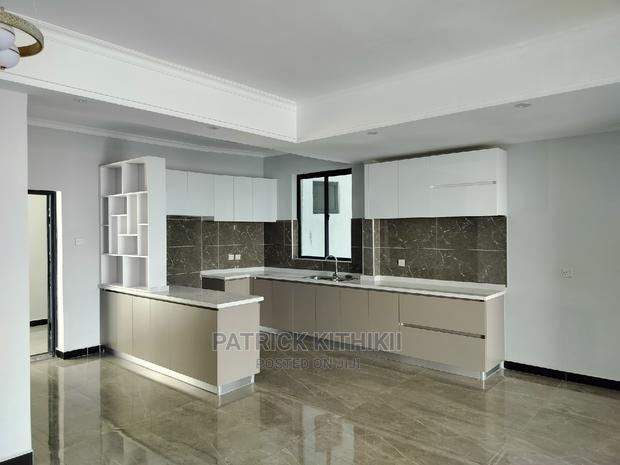 3bdrm Apartment in Zanzi Court, Kilimani for sale