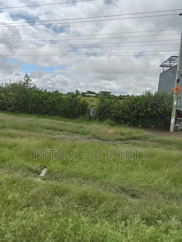 5 Acres for Sale in Kitengela Touching Tarmac