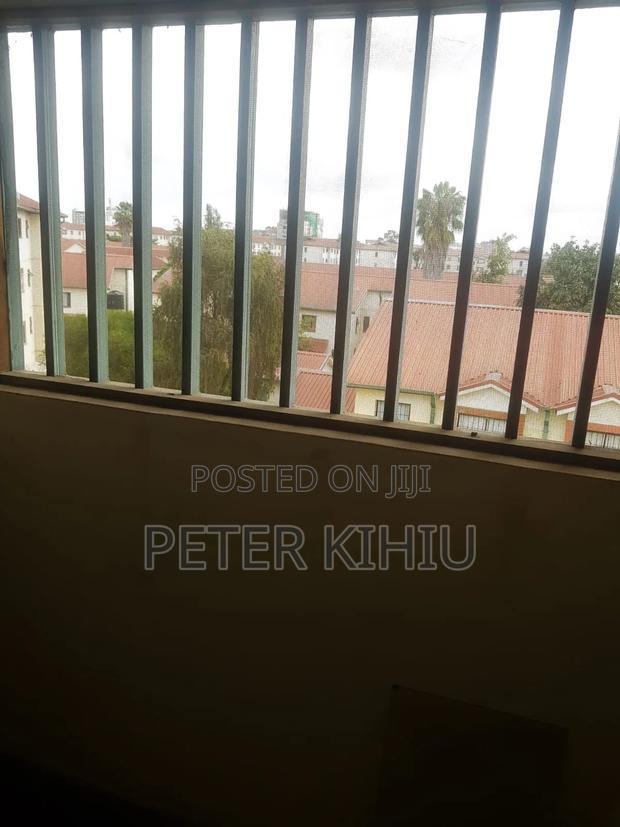 3bdrm Apartment in Nyayo Embakasi Gate for sale