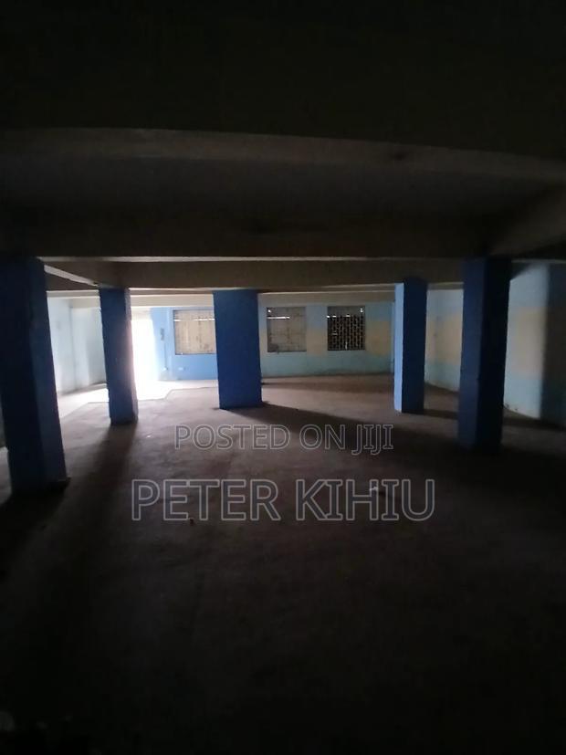 Shop to 1800sqft at Donholm in a Busy Location
