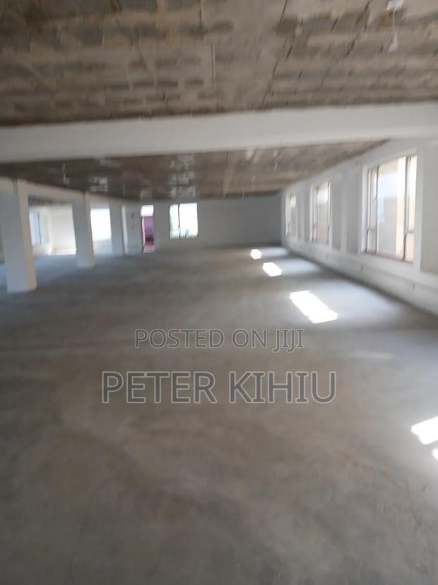 Office/Showroom to Let 6000sqft on North Airport Road