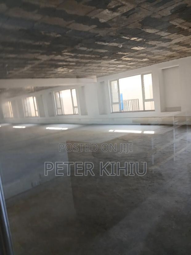 Office/Showroom to Let 6000sqft on North Airport Road