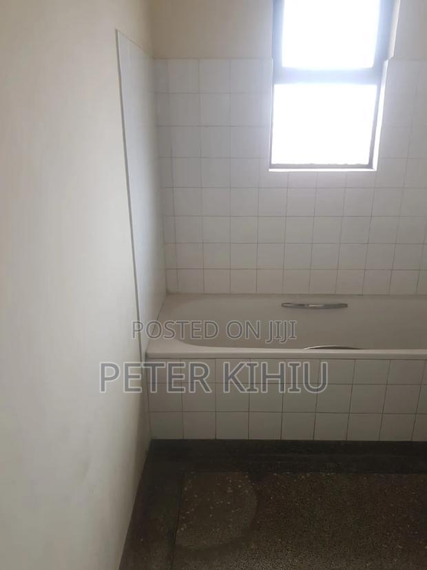 3bdrm Apartment in Nyayo Embakasi Gate for sale