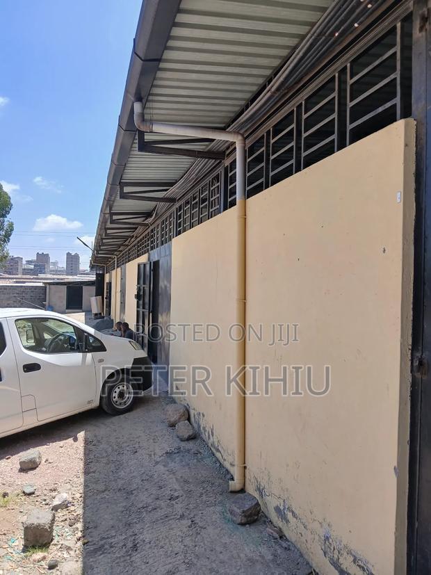 Godown to Let 1500sqft at Donholm