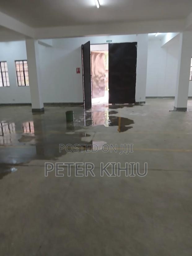 Godown to Let 4250sqft Off Road a Industrial Area