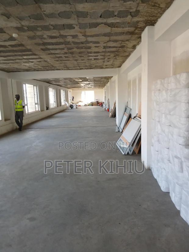 Office to Let on North Airport Road 1000sqft
