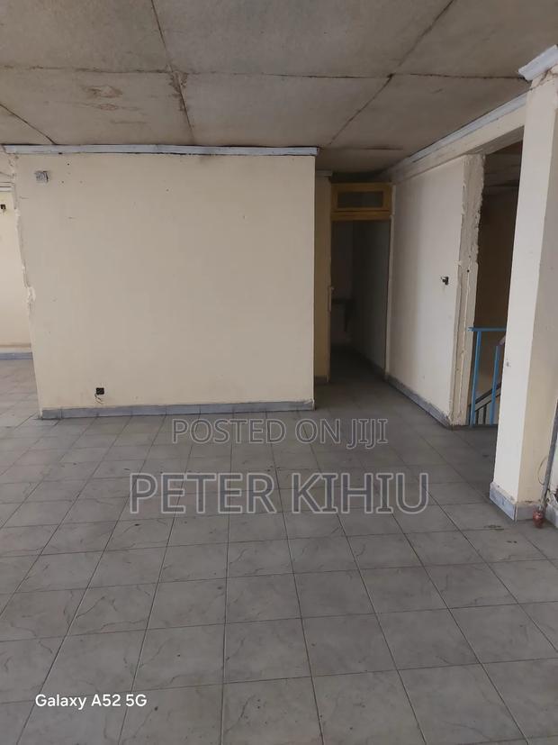 Godown to Let 2500sqft on Road A