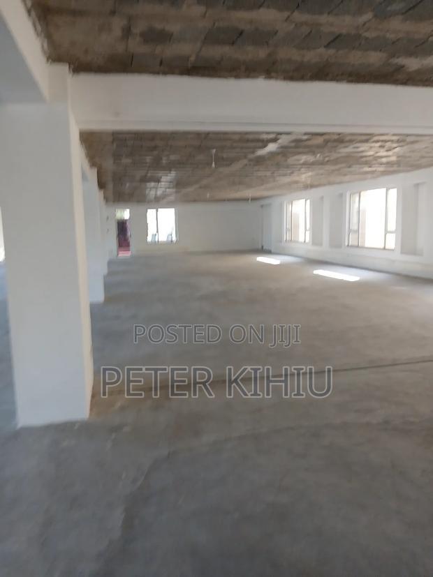 Office/Showroom to Let 6000sqft on North Airport Road