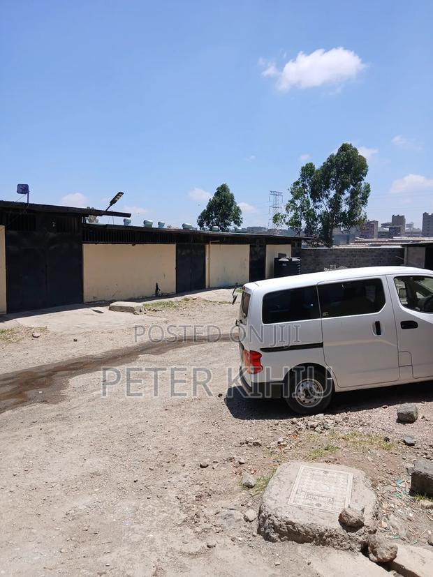 Godown to Let 1500sqft at Donholm