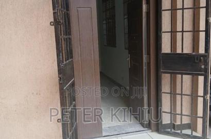 Godown to Let Off Road a Industrial Area 2750sqft
