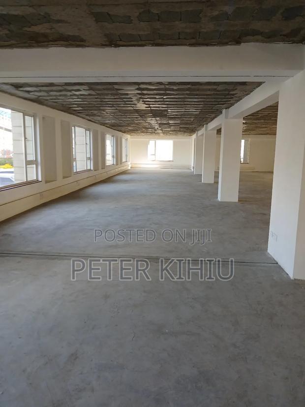 Office/Showroom to Let 6000sqft on North Airport Road
