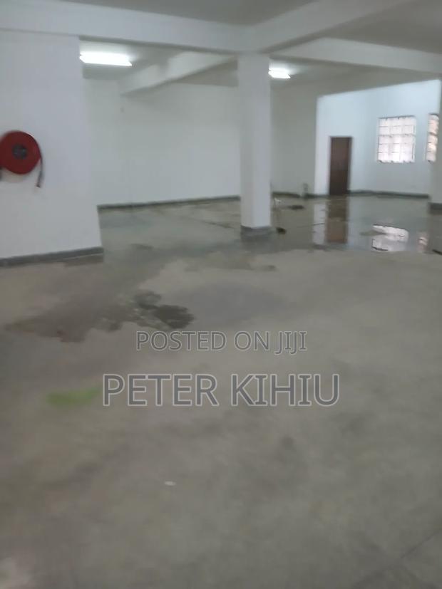 Godown to Let 4250sqft Off Road a Industrial Area