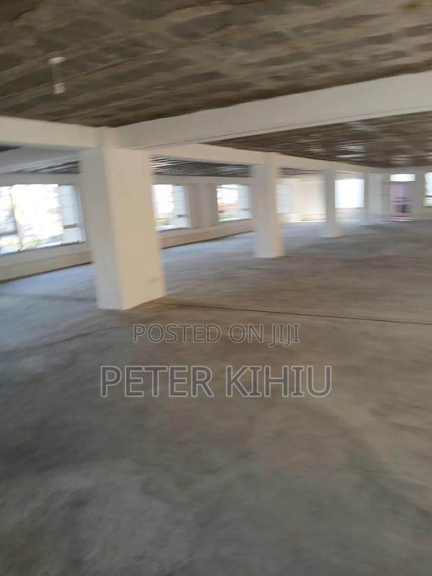 Office/Showroom to Let 6000sqft on North Airport Road