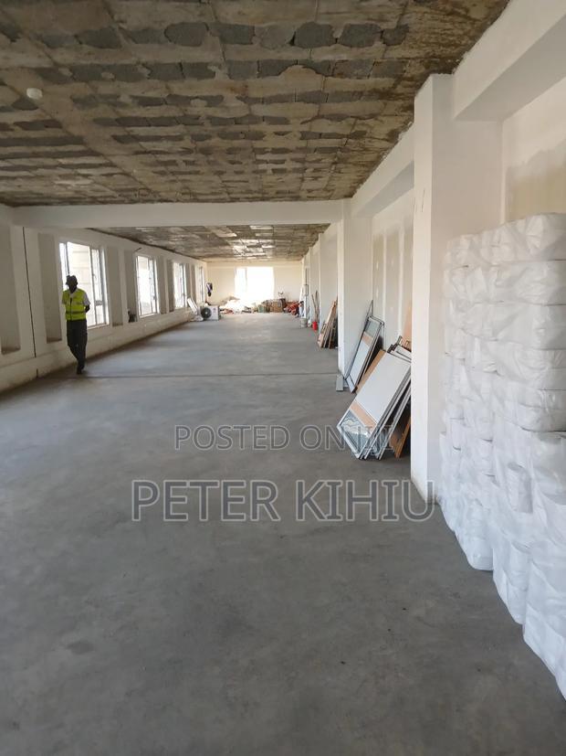 Office to Let on North Airport Road 1000sqft