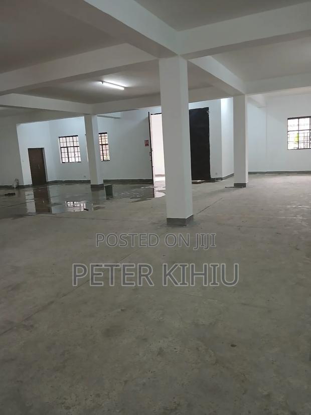 Godown to Let 4250sqft Off Road a Industrial Area