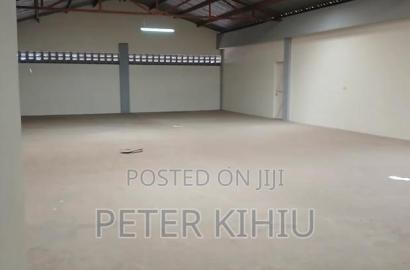 Godown to Let 3000sqft Off Road a Industrial Area