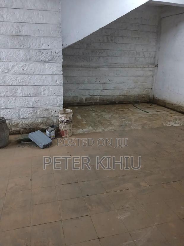 Godown to Let 1000sqft Off Road A
