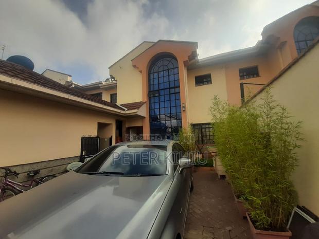 4bdrm Maisonette in Phenom Estate for sale