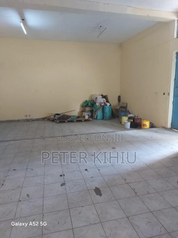 Godown to Let 2500sqft on Road A