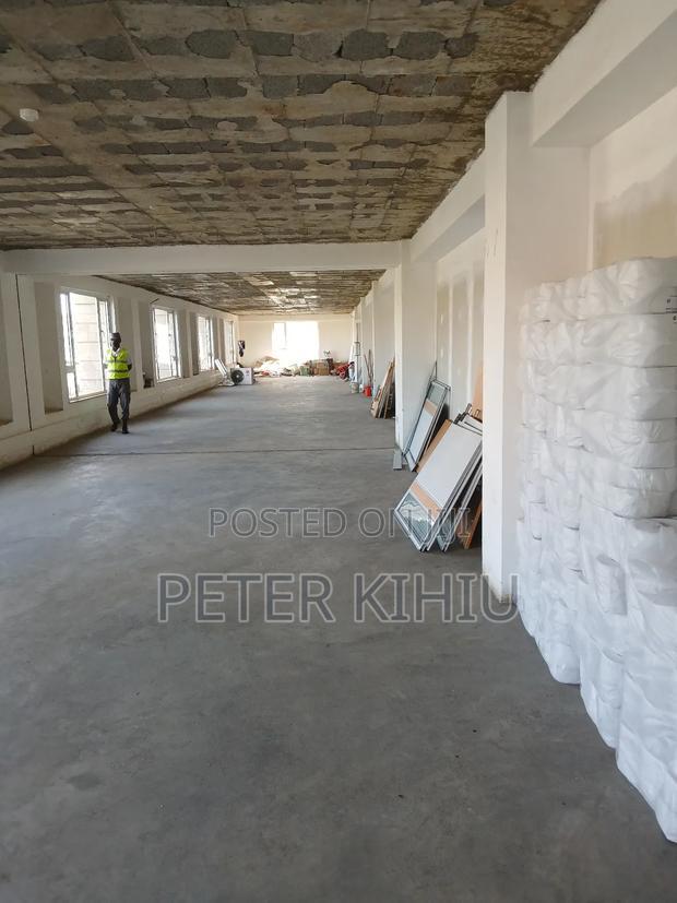 Office to Let on North Airport Road 1000sqft