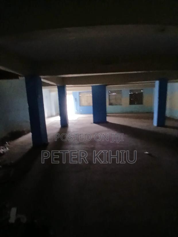 Shop to 1800sqft at Donholm in a Busy Location
