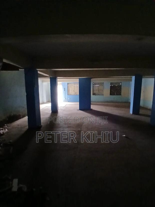 Shop to 1800sqft at Donholm in a Busy Location