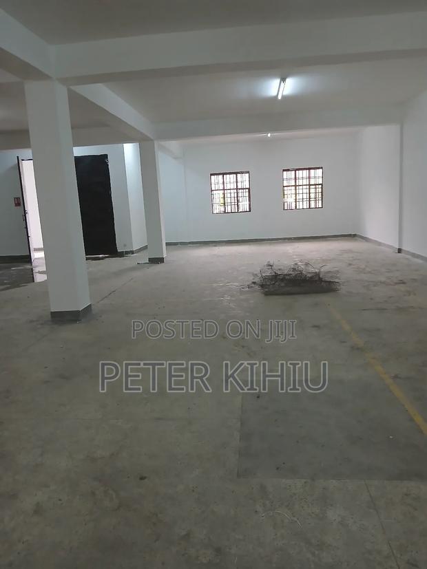 Godown to Let 4250sqft Off Road a Industrial Area