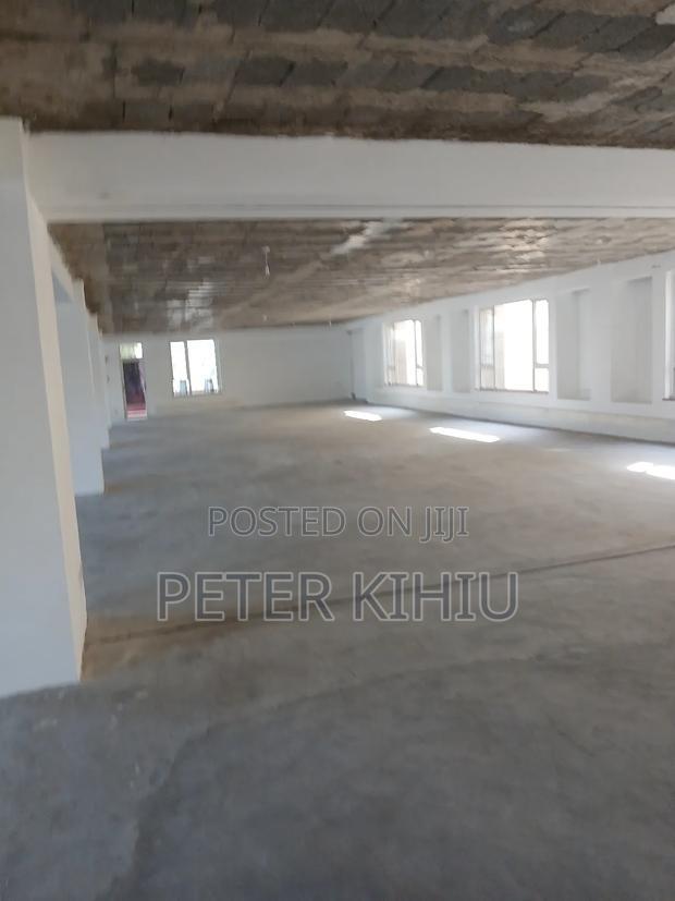 Office/Showroom to Let 6000sqft on North Airport Road