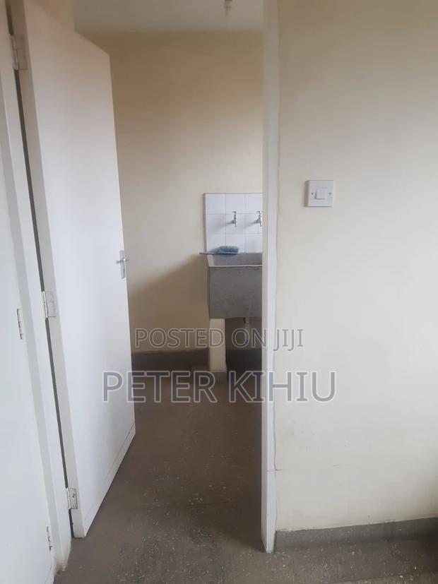 3bdrm Apartment in Nyayo Embakasi Gate for sale