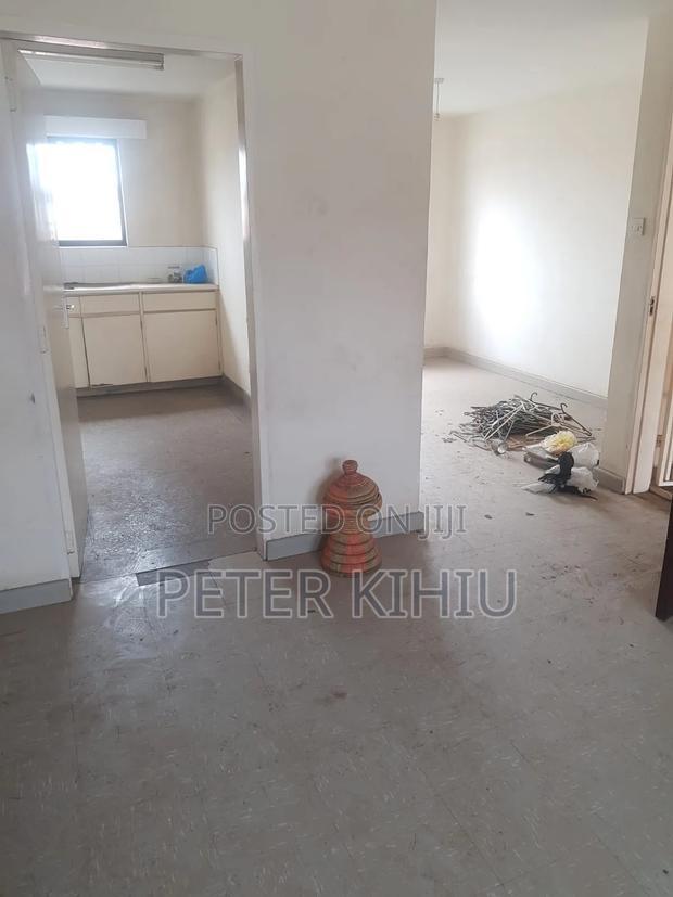 3bdrm Apartment in Nyayo Embakasi Gate for sale