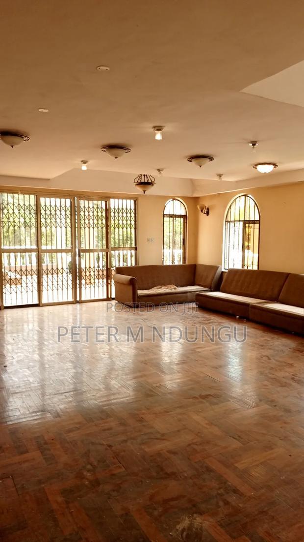 7bdrm Maisonette in Ridgeridgeways for rent