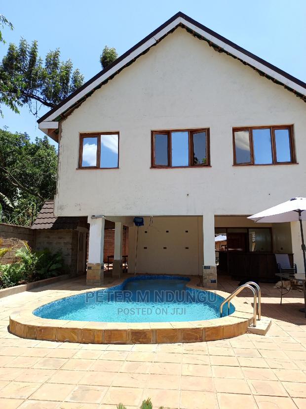 8bdrm Maisonette in Ridgeways for sale
