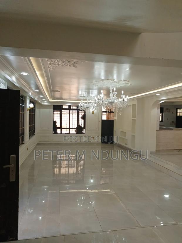 7bdrm Maisonette in Ridgeways for rent