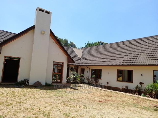 8bdrm Maisonette in Ridgeways for sale