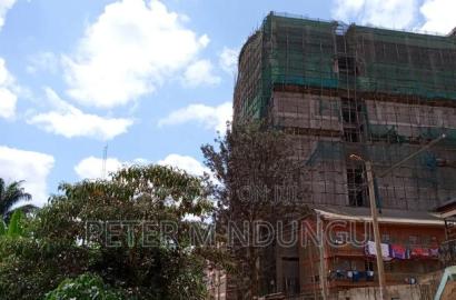 Kiamumbi Pime 100*100, Title