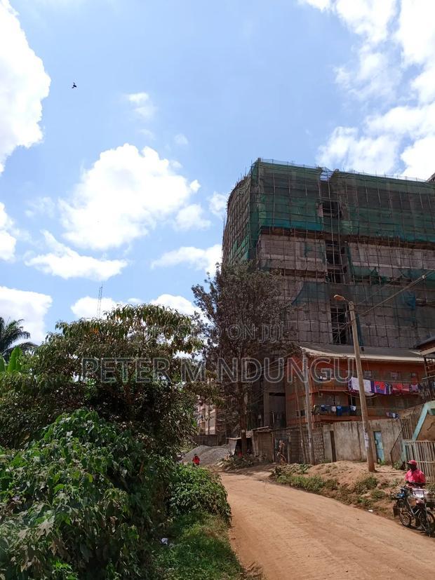 Kiamumbi Pime 100*100, Title