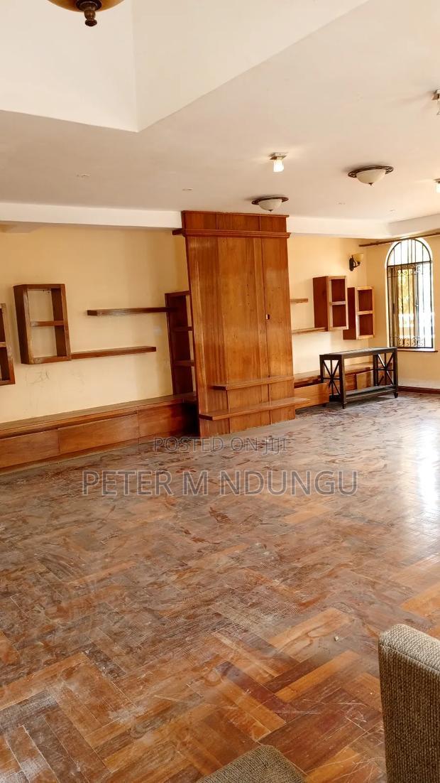 7bdrm Maisonette in Ridgeridgeways for rent