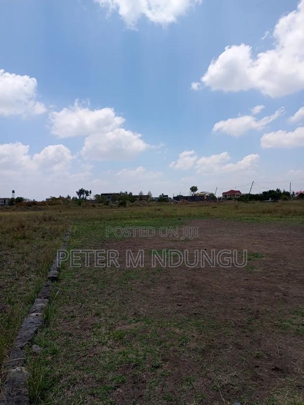 Commercial Land 40*80, Title
