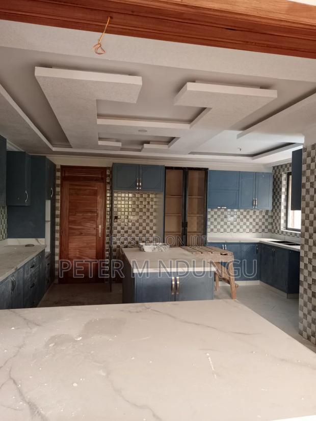 5bdrm Maisonette in Daykio Bustani, for sale
