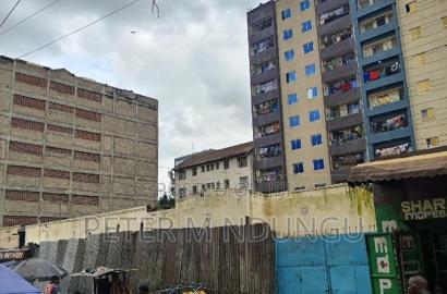Eastleigh Prime 100*100 Plot on Sale