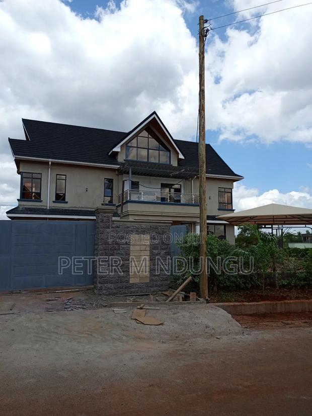 5bdrm Maisonette in Daykio Bustani, for sale