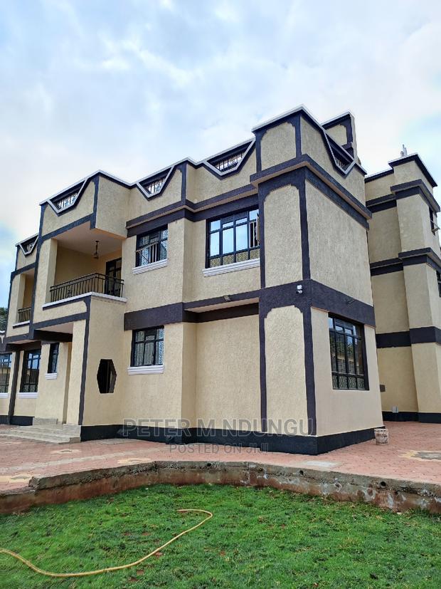 6bdrm Maisonette in Membley Estate for sale
