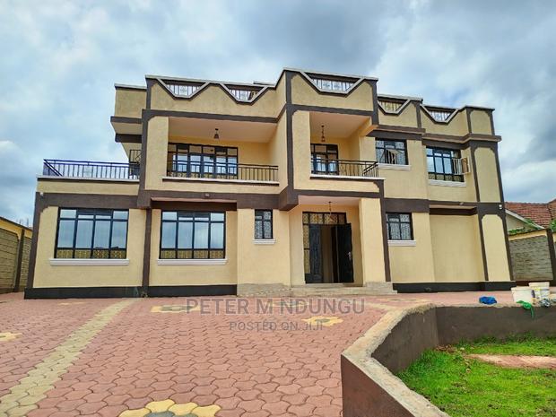 6bdrm Maisonette in Membley Estate for sale
