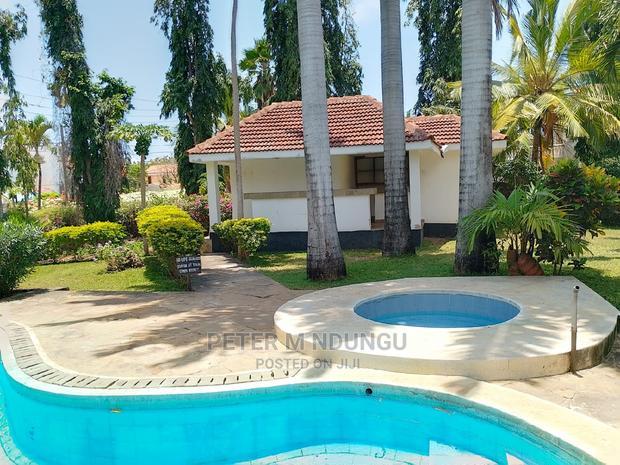 Furnished 5bdrm Villa in Nyali for sale