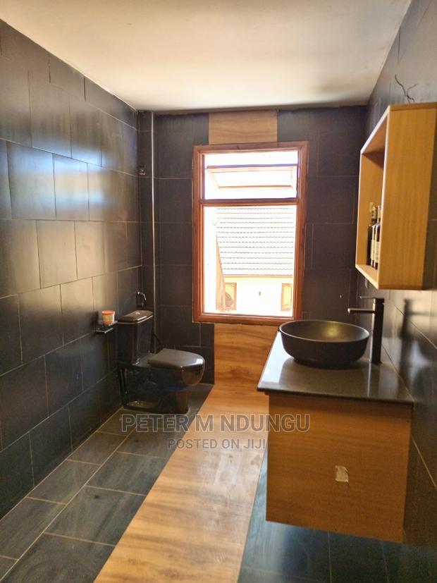 8bdrm Maisonette in Ridgeways for sale