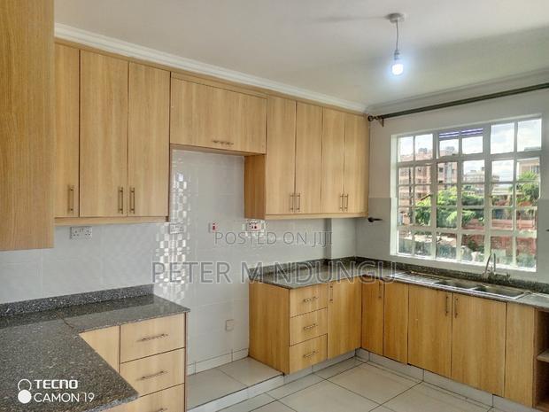 3bdrm Block of Flats in Thome for rent